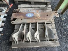 Quantity Tim Howard legs and feet