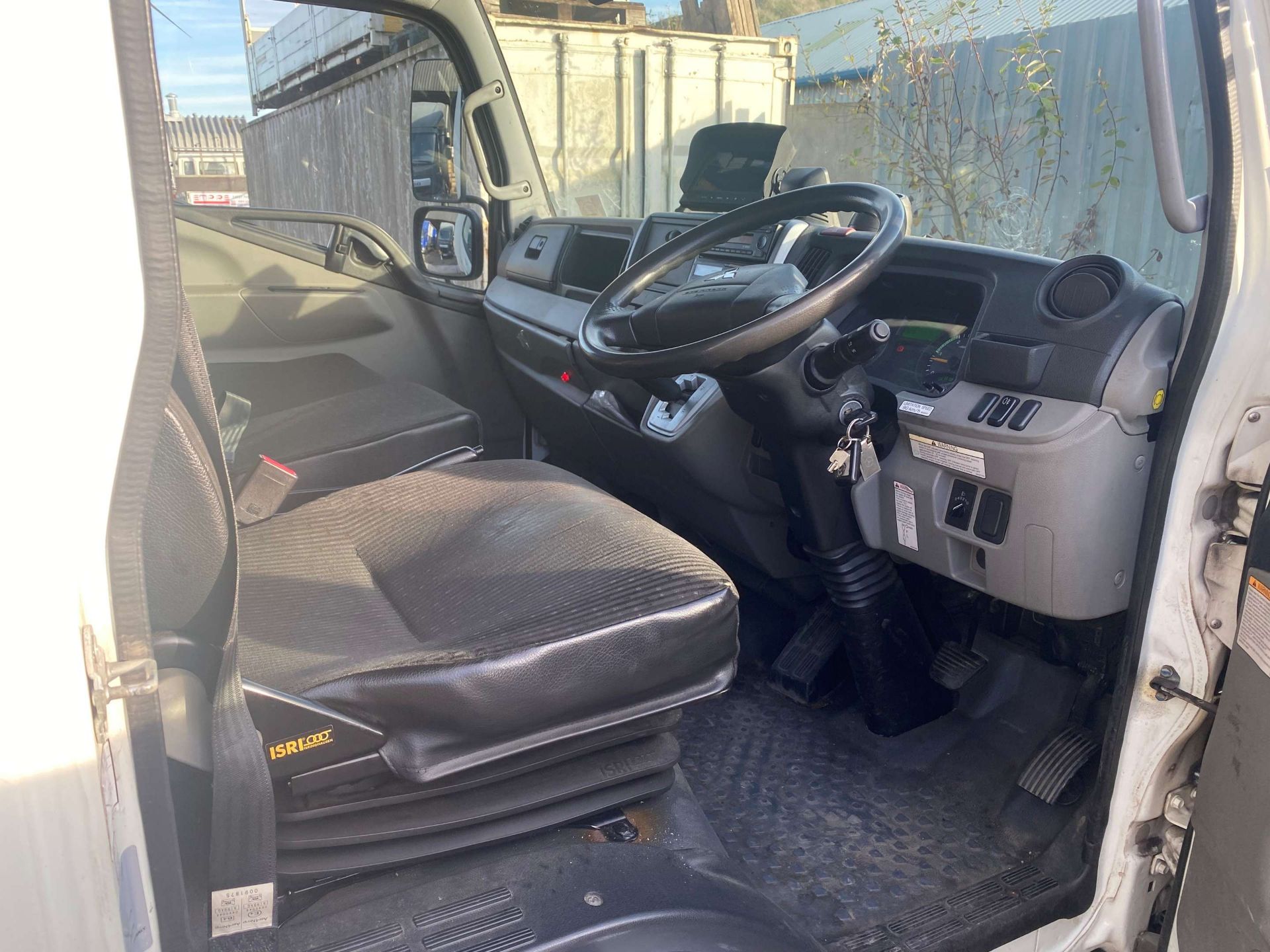 2018 18 REG MITSUBISHI FUSO CANTER 9TONNE 9C18 CURTAIN SIDER (SOLD OFF SITE - LIVERPOOL) - Image 7 of 10