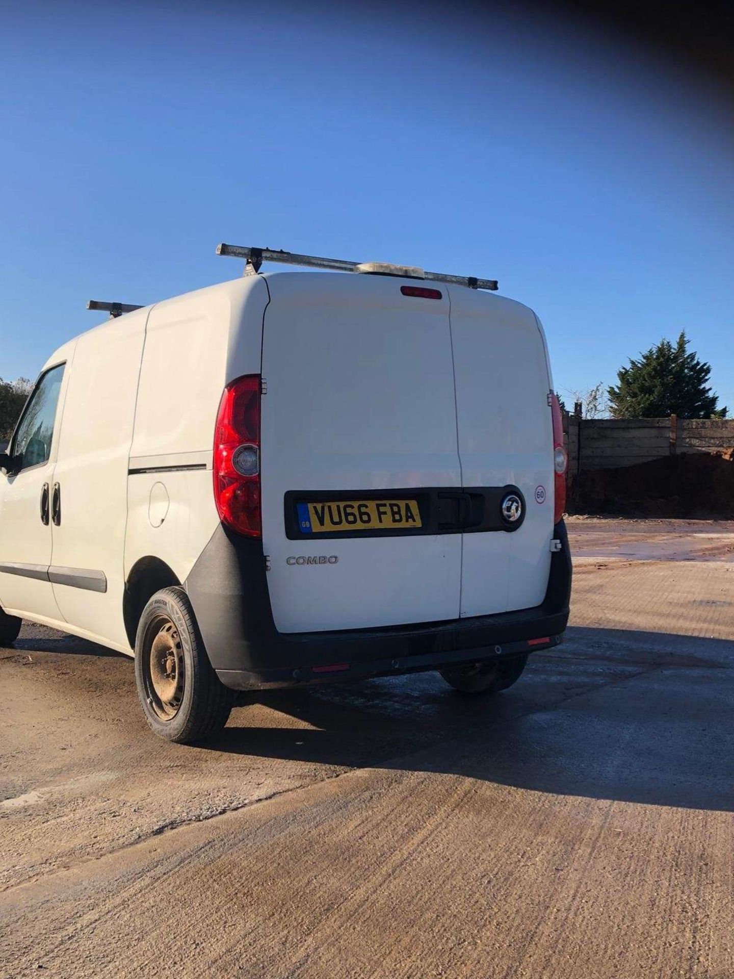 2016 66 REG VAUXHALL COMBO 2000 L1H1 CDTI (SOLD OFF SITE - MIDDLEWICH) - Image 4 of 5