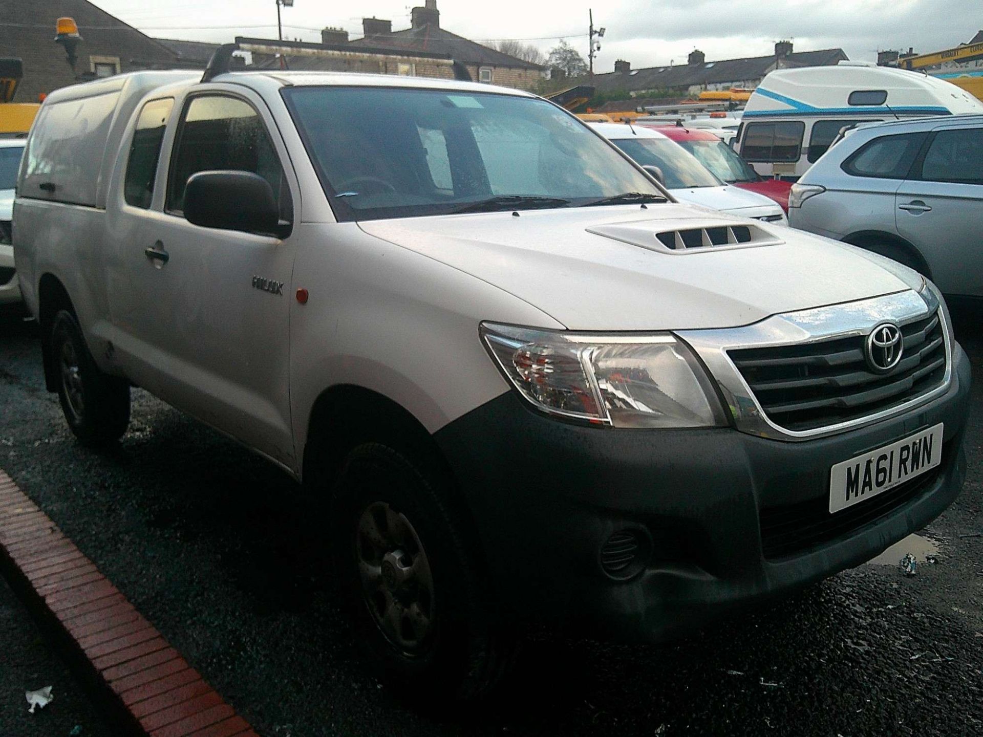 2011 61 REG TOYOTA HILUX HL2 D-4D 4X4 ECB (DIRECT UNITED UTILITIES WATER)