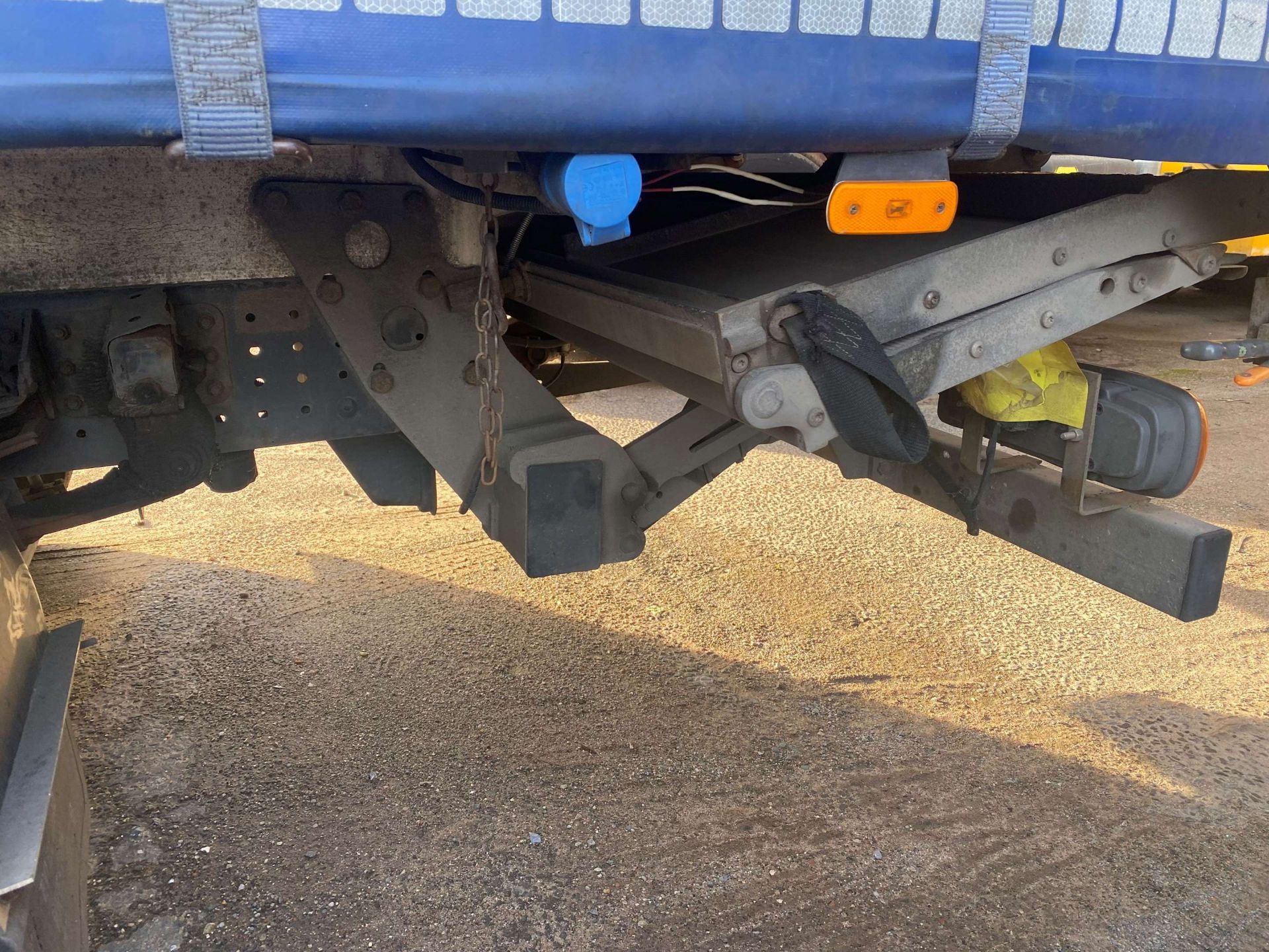 2018 18 REG MITSUBISHI FUSO CANTER 9TONNE 9C18 CURTAIN SIDER (SOLD OFF SITE - LIVERPOOL) - Image 5 of 10