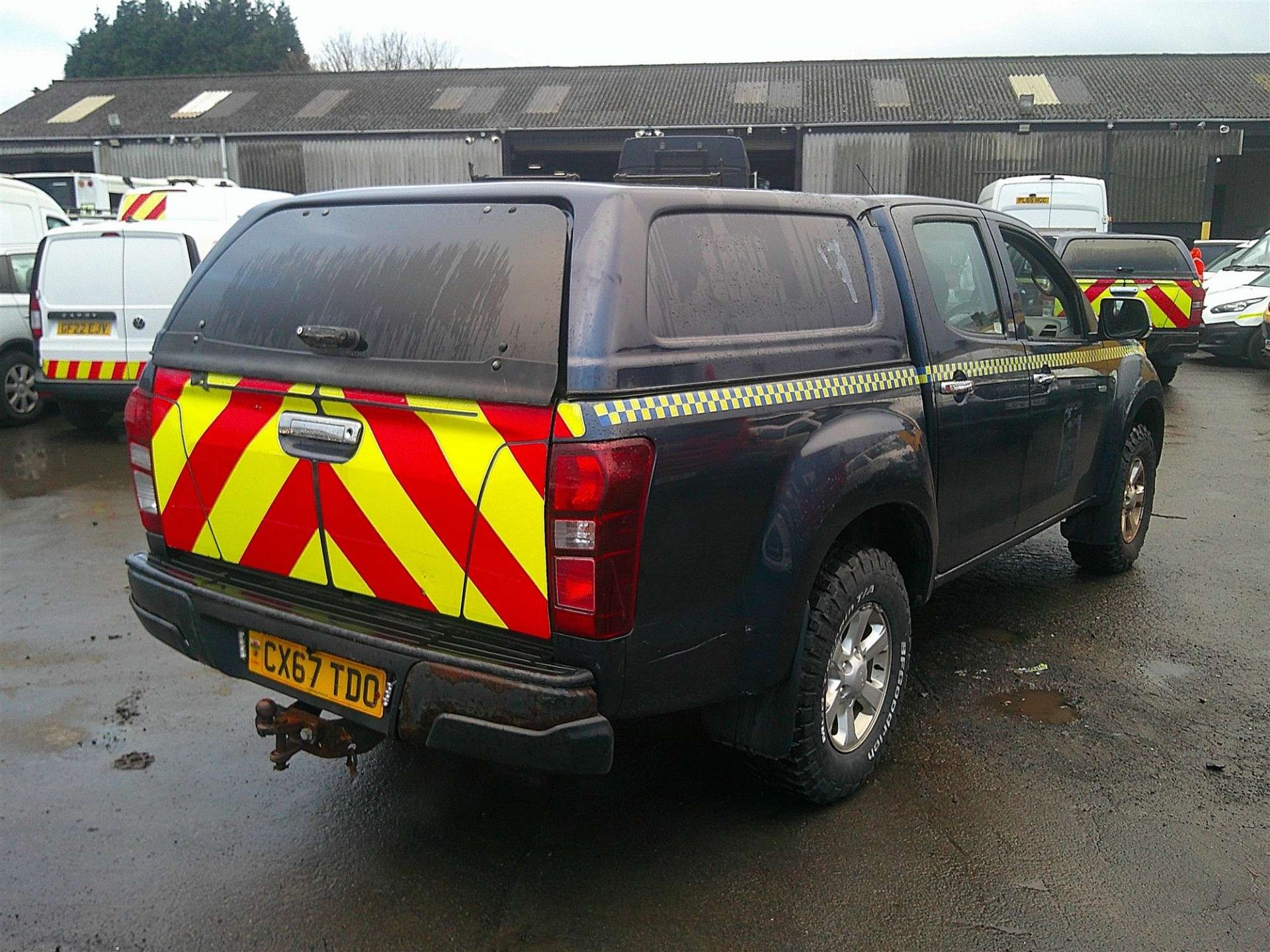 2017 67 REG ISUZU D-MAX EIGER PICK-UP (DIRECT COUNCIL) - Image 3 of 7