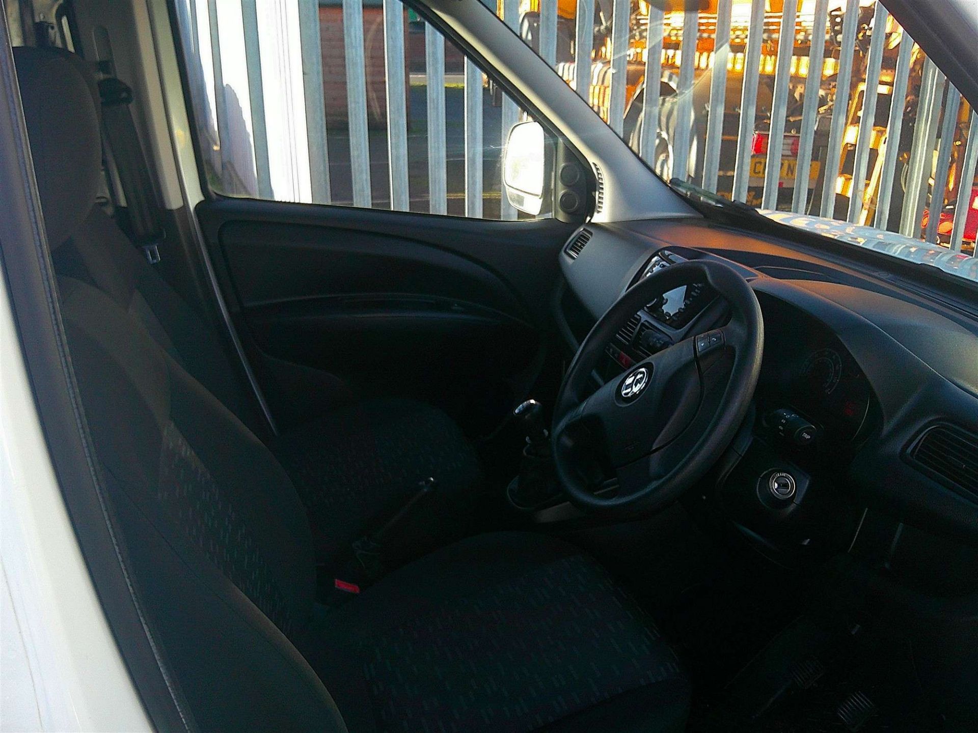 2016 16 REG VAUXHALL COMBO L2 H1 2300 (DIRECT FIRE & RESCUE) - Image 6 of 7