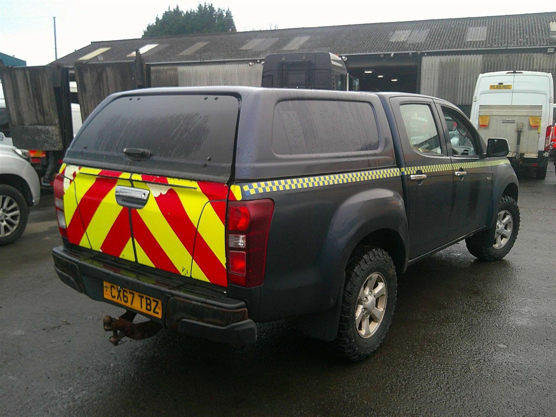 2017 67 REG ISUZU D-MAX EIGER PICK-UP (DIRECT COUNCIL) - Image 4 of 7