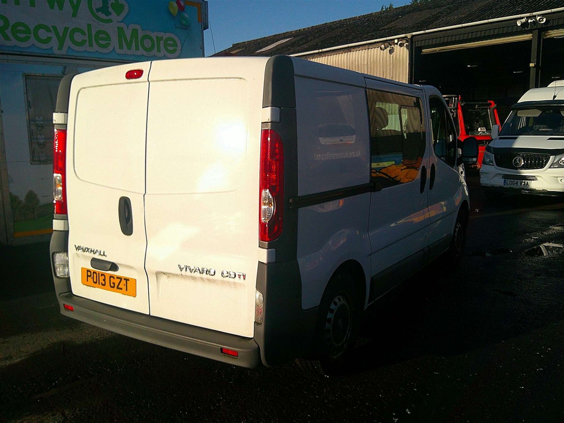 2013 13 REG VAUXHALL VIVARO SWB (DIRECT FIRE & RESCUE) - Image 4 of 7