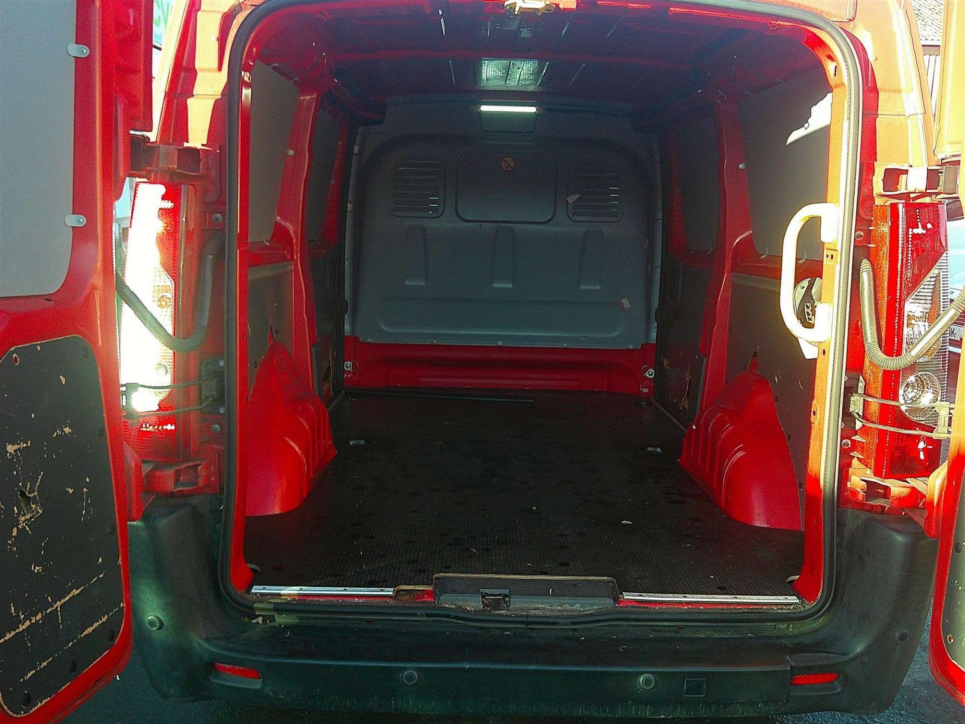 2014 64 reg PEUGEOT EXPERT 1200 L2H1 HDI - Image 5 of 7