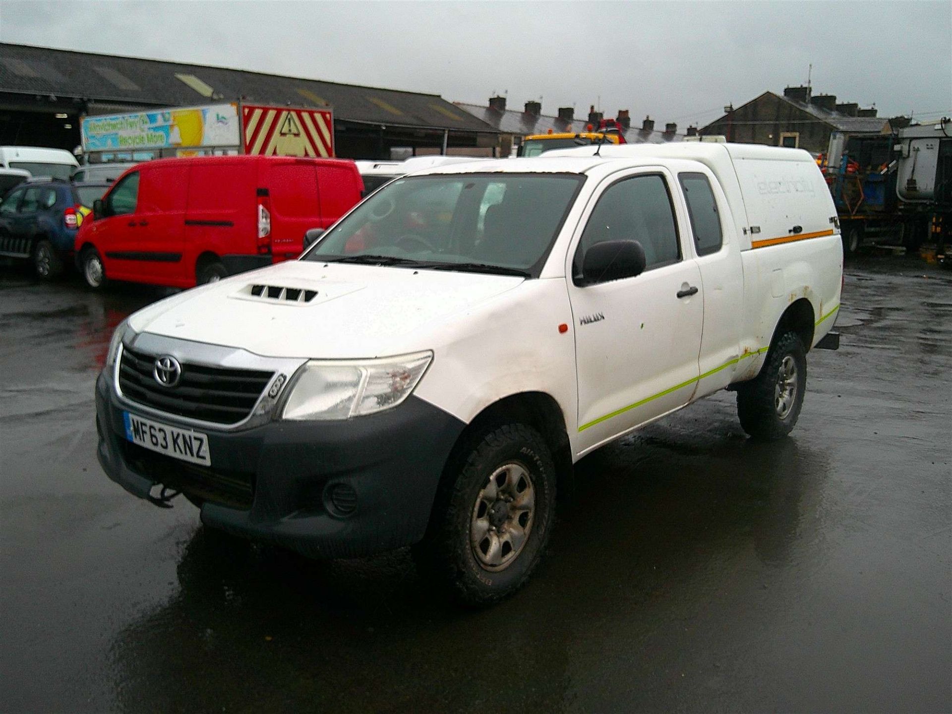 2013 63 REG TOYOTA HILUX HL2 D-4D 4X4 ECB (DIRECT ELECTRICITY NW) - Image 2 of 7