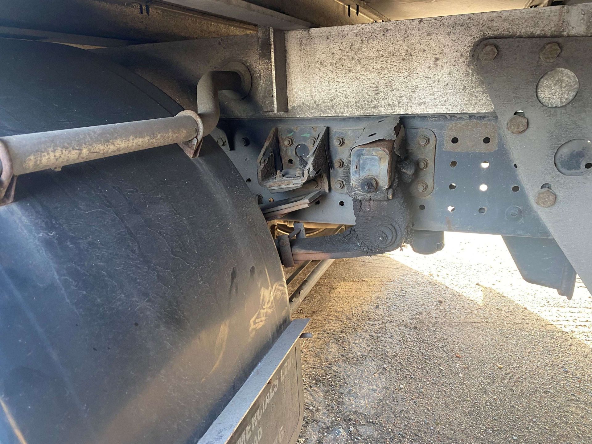 2018 18 REG MITSUBISHI FUSO CANTER 9TONNE 9C18 CURTAIN SIDER (SOLD OFF SITE - LIVERPOOL) - Image 9 of 10