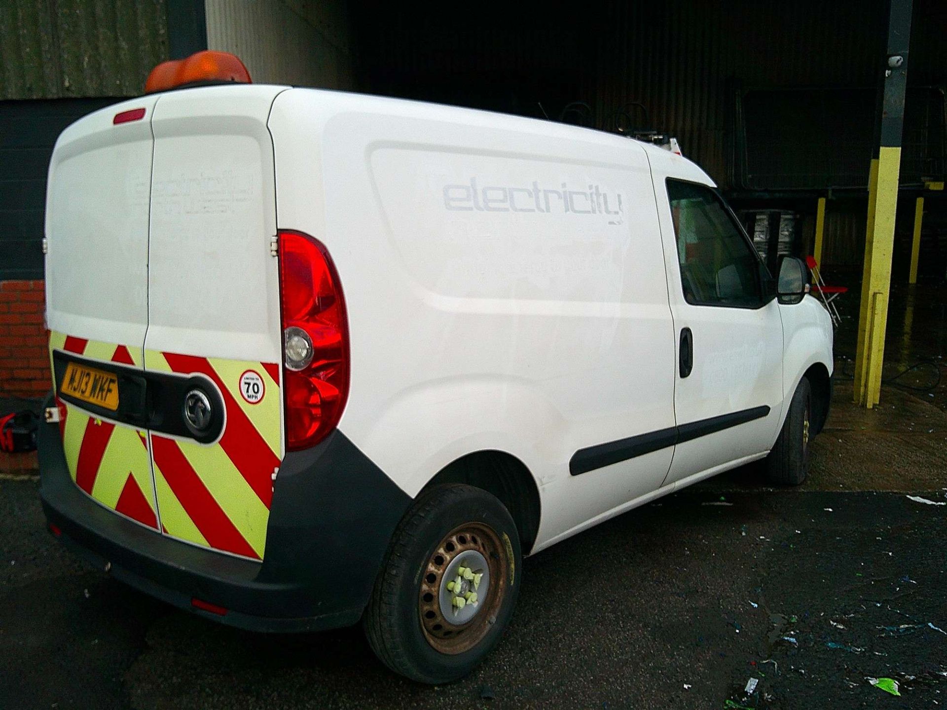 2013 13 REG VAUXHALL COMBO 2000 L1H1 CDTI ECOFLEX (NON RUNNER) (DIRECT ELECTRICITY NORTH WEST)*** - Image 4 of 7