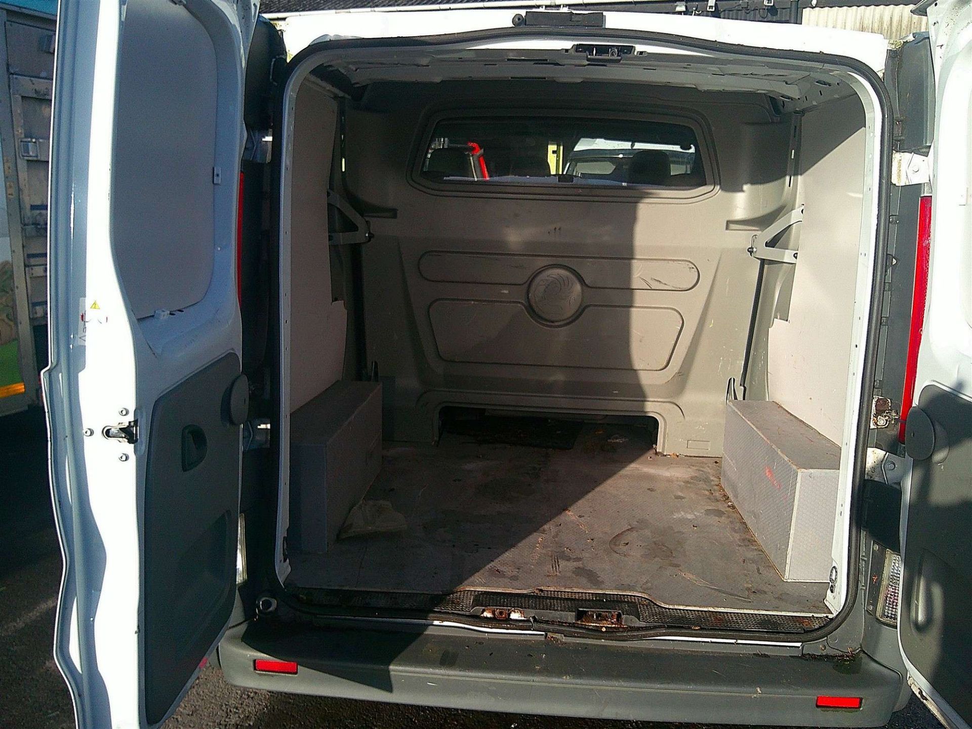 2013 13 REG VAUXHALL VIVARO SWB (DIRECT FIRE & RESCUE) - Image 6 of 7