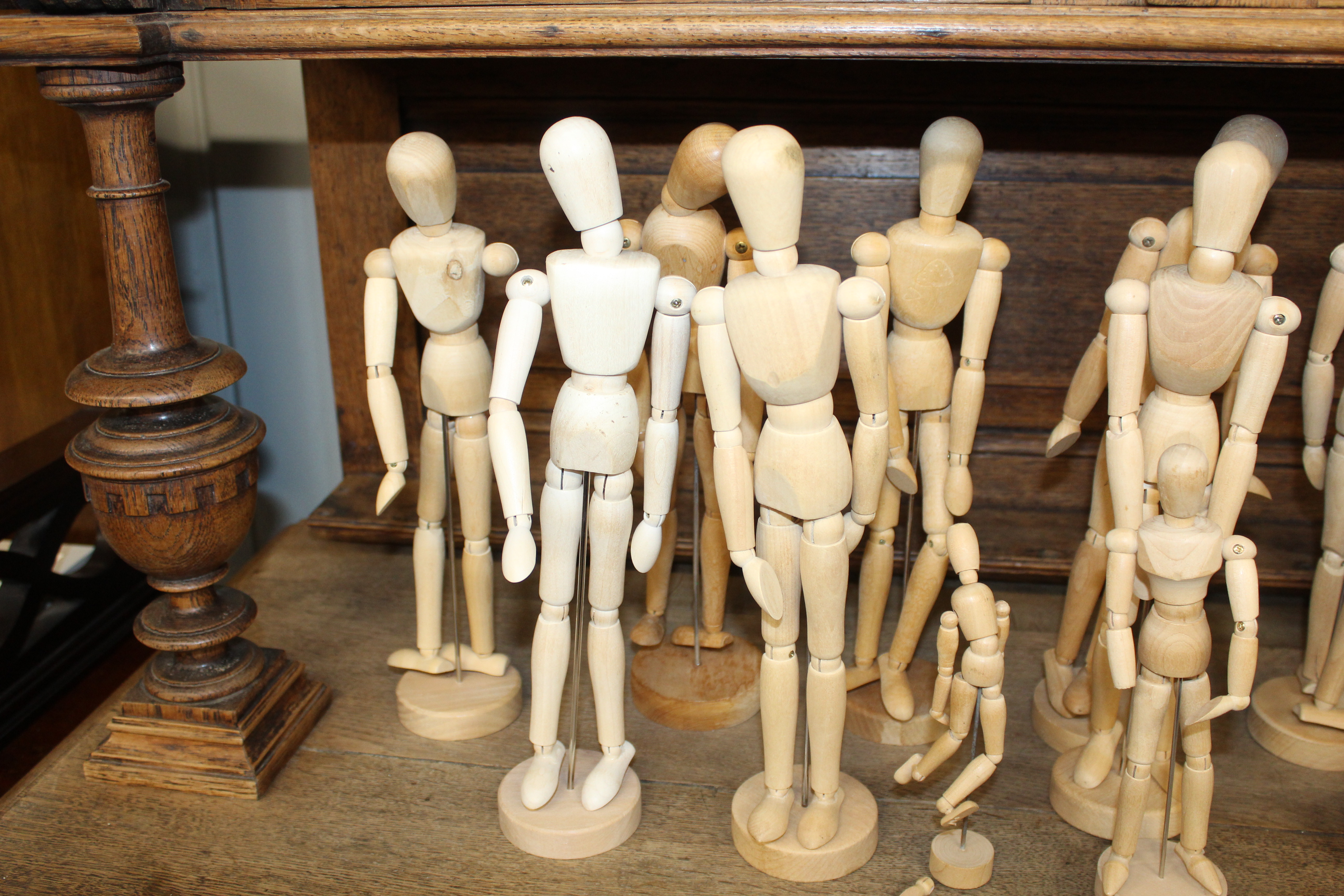 A quantity of artists lay style wooden dolls - Image 2 of 4
