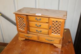 A table top jewellery chest