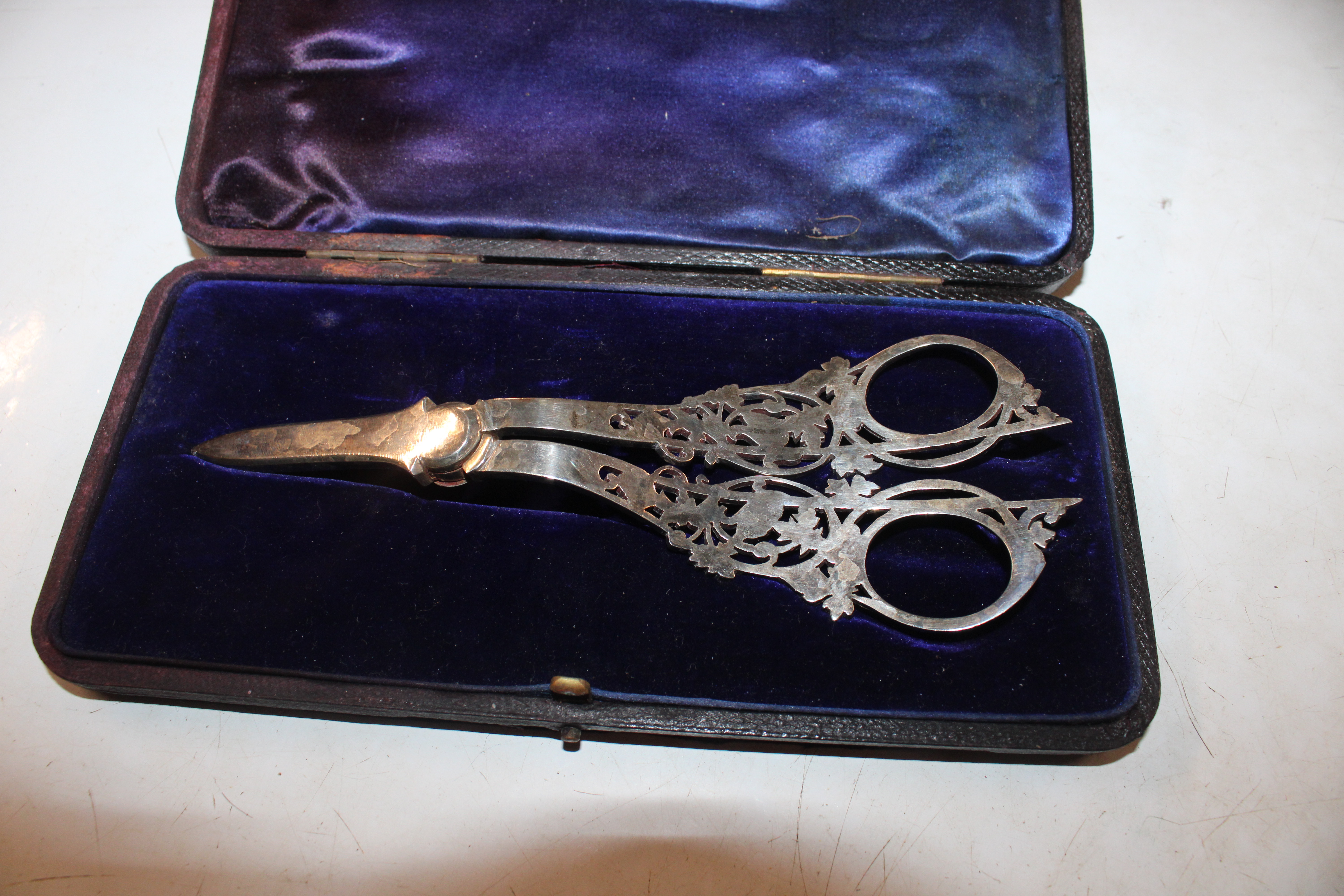 A pair of Sterling silver candlesticks with weight - Image 29 of 29