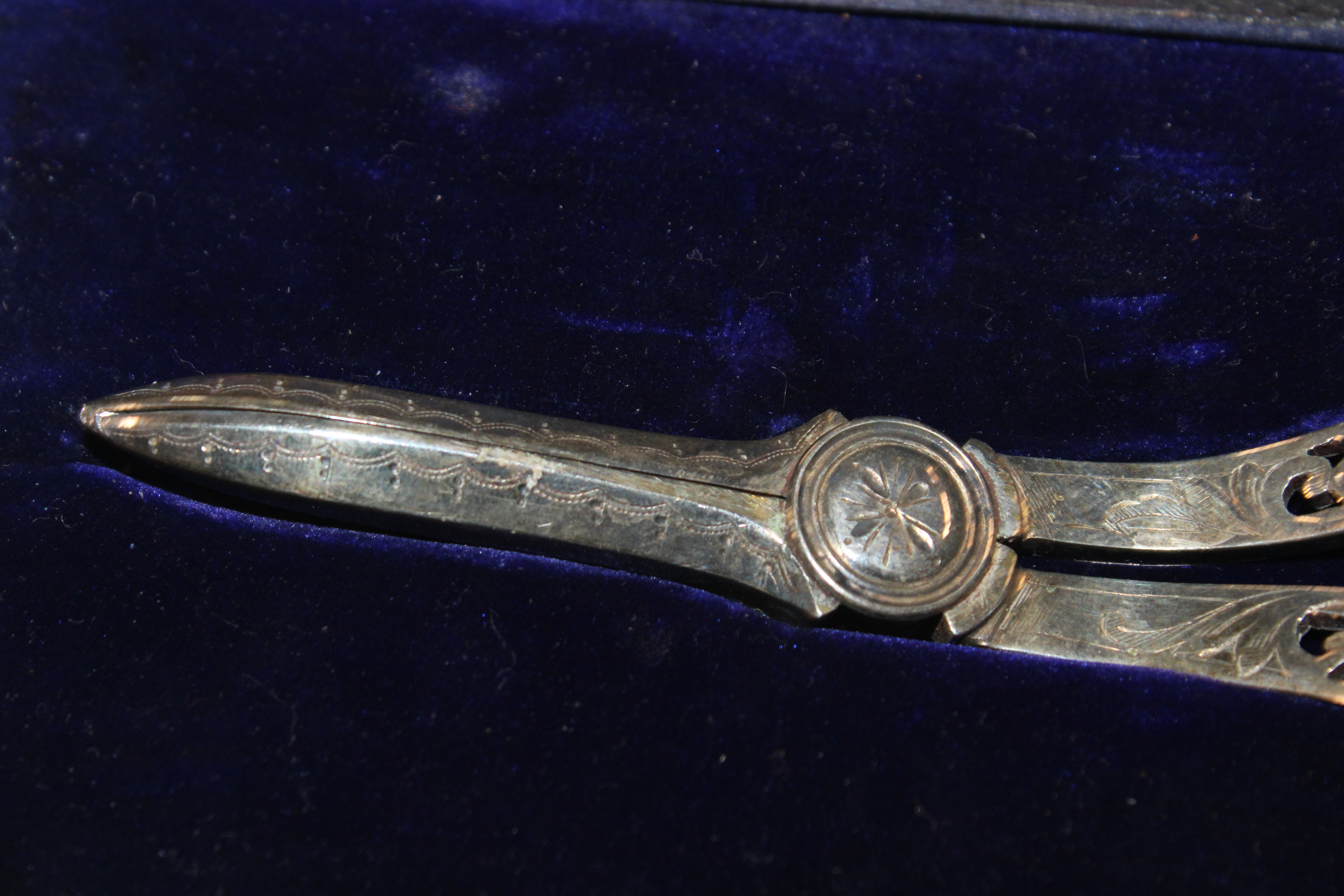 A pair of Sterling silver candlesticks with weight - Image 26 of 29