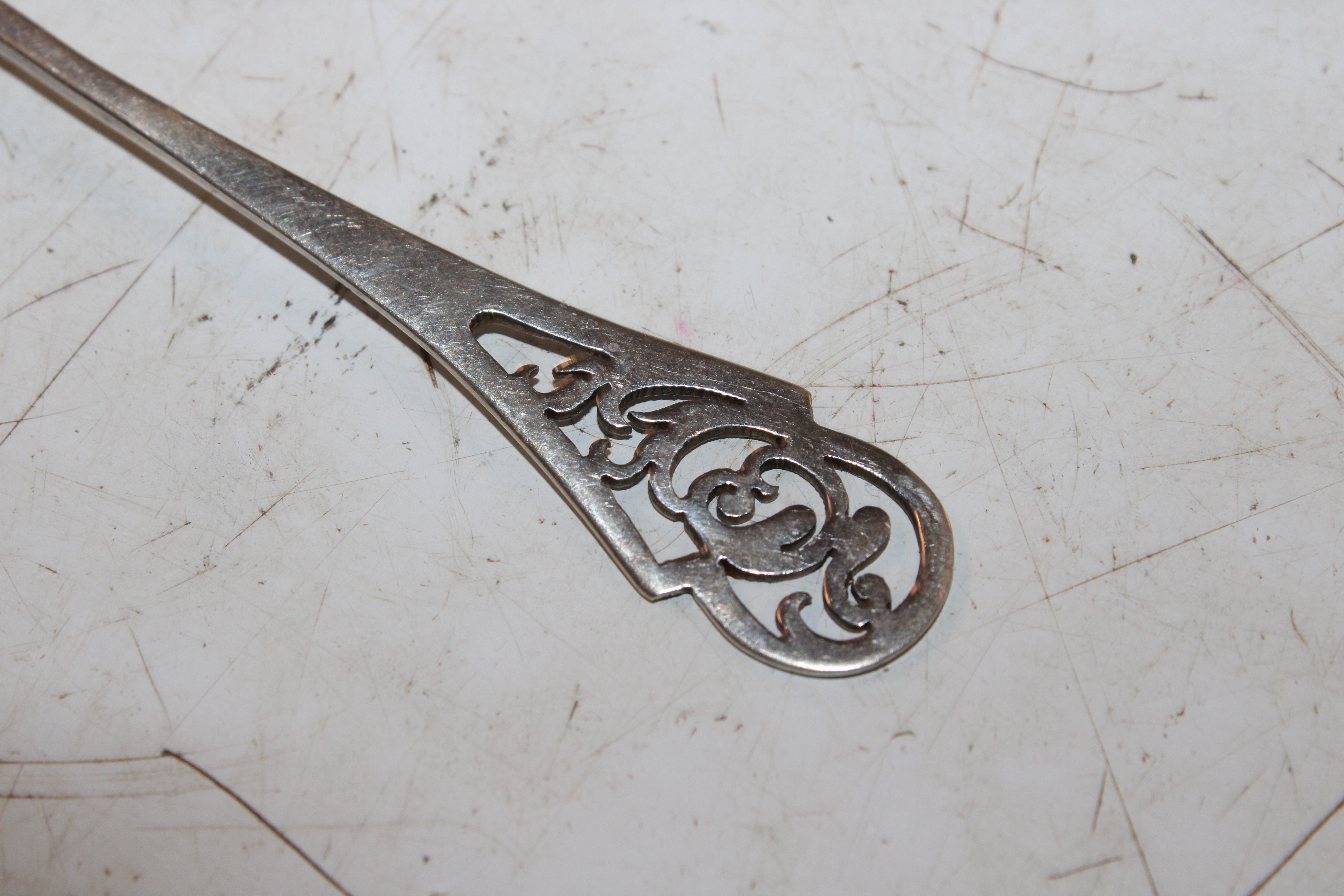 A pair of Sterling silver candlesticks with weight - Image 19 of 29