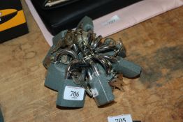 A quantity of various padlocks (92)