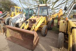 JCB 3CX 4WD backhoe loader. Serial number 3CX-4/318750/P. 16.9-28 rear wheels and tyres. 12.0/12.5-