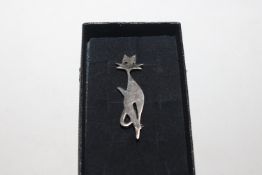 A Sterling silver cat brooch