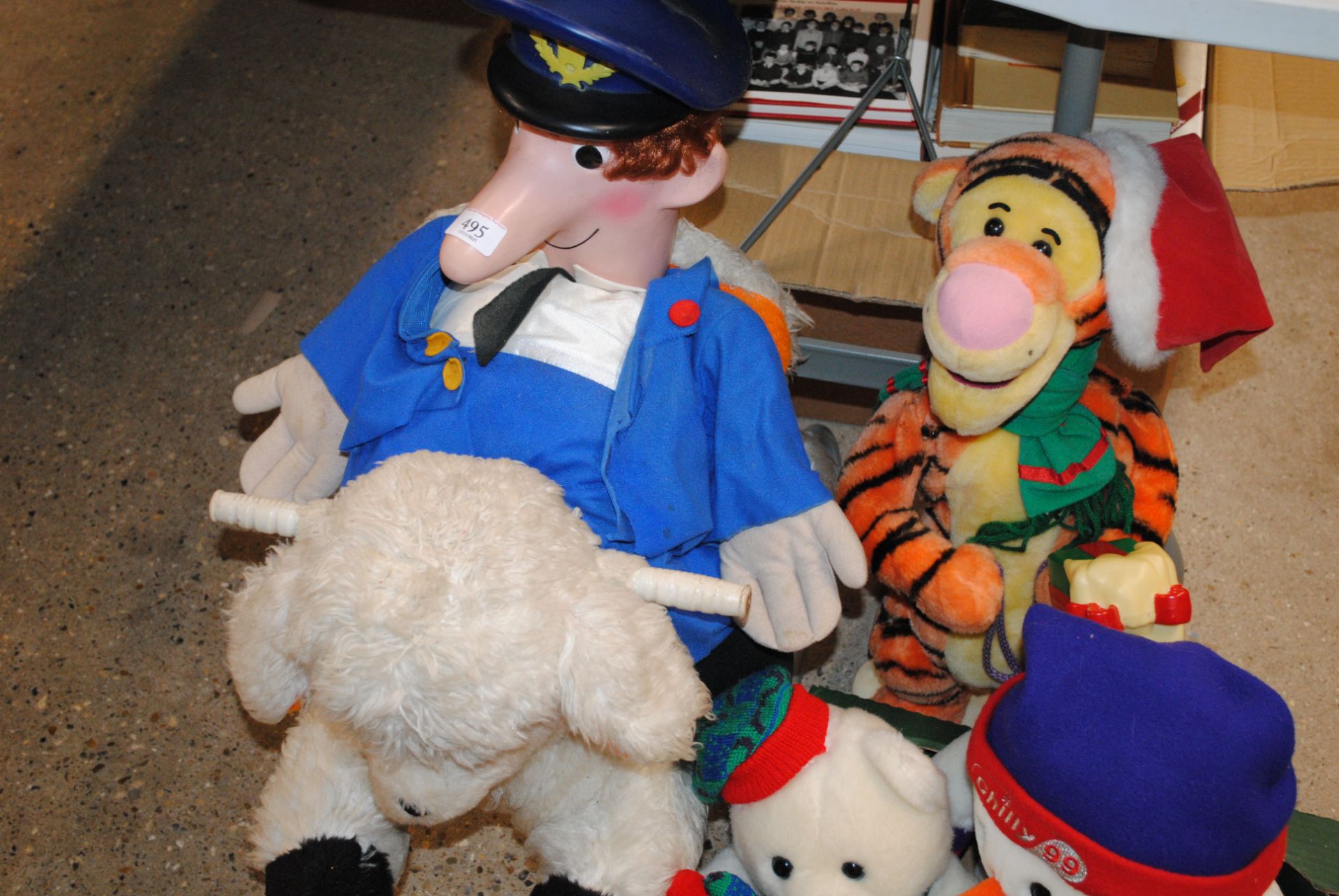 A collection of various vintage and other soft toy - Image 3 of 3