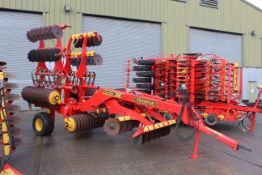 Vaderstad CR500 5m Carrier. 2012. Serial number CR-10911. Comprising two rows of X-discs, CrossBoard