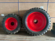 Set of welded centre row crop wheels and tyres to fit Fendt 724. Comprising 380/85R34 fronts @