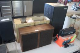 2x High Fidelity MC-500 8ohm loudspeakers with walnut veneer (both with original boxes) and a Rogers