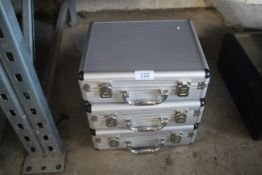 3x protective carry cases.