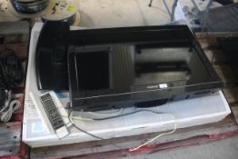 Toshiba 32BV501B LCD colour TV (with original box, instruction guide and remote control).