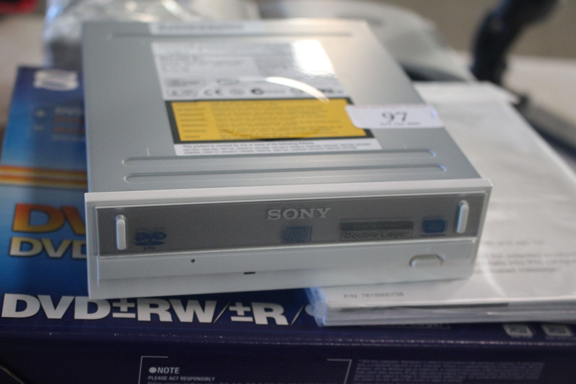 Sony DRU-720A DVD / CD rewritable drive unit (with original box and instruction guide), Nikkai - Image 2 of 3