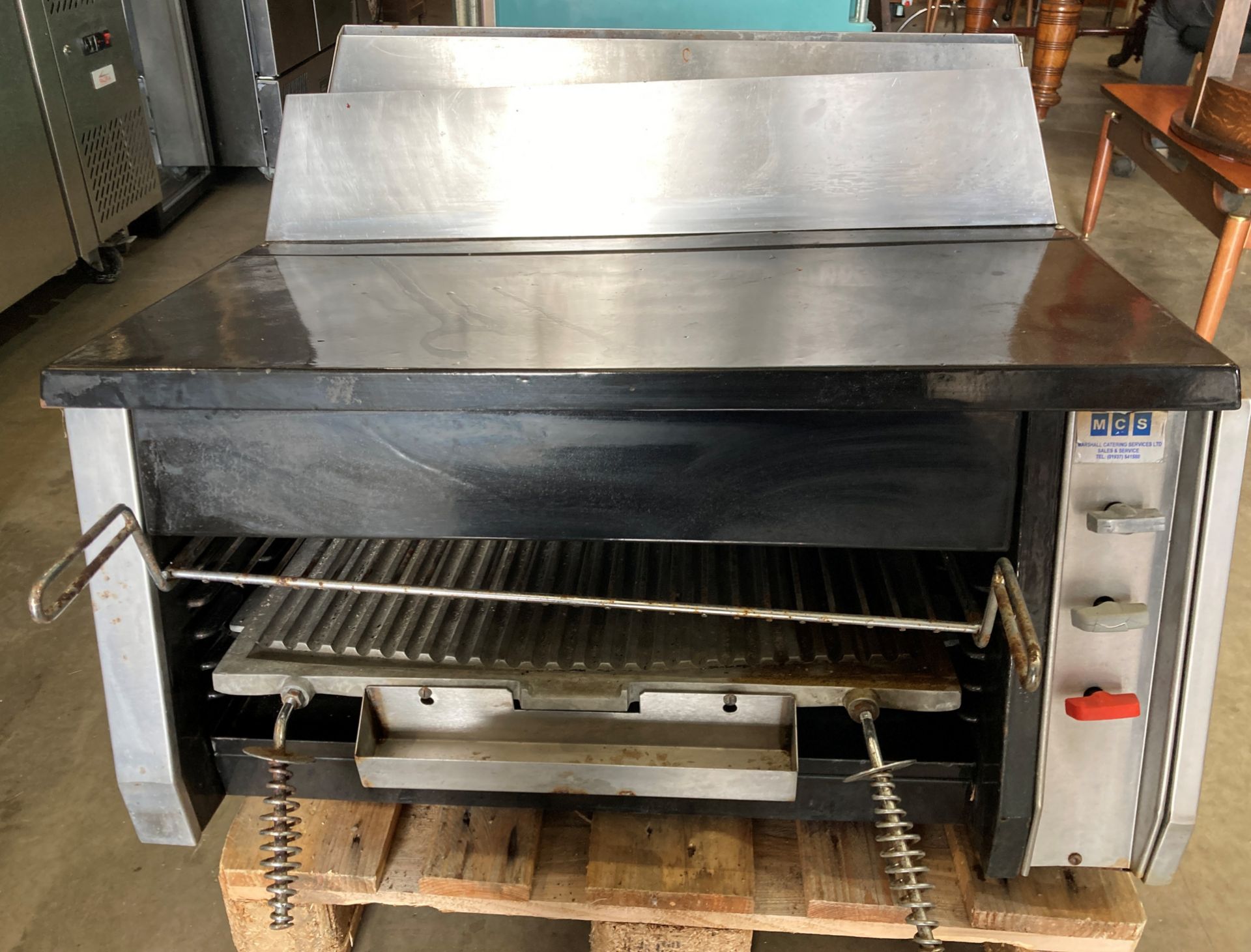 A commercial catering wall mounted gas grill, model R72, - Image 2 of 5