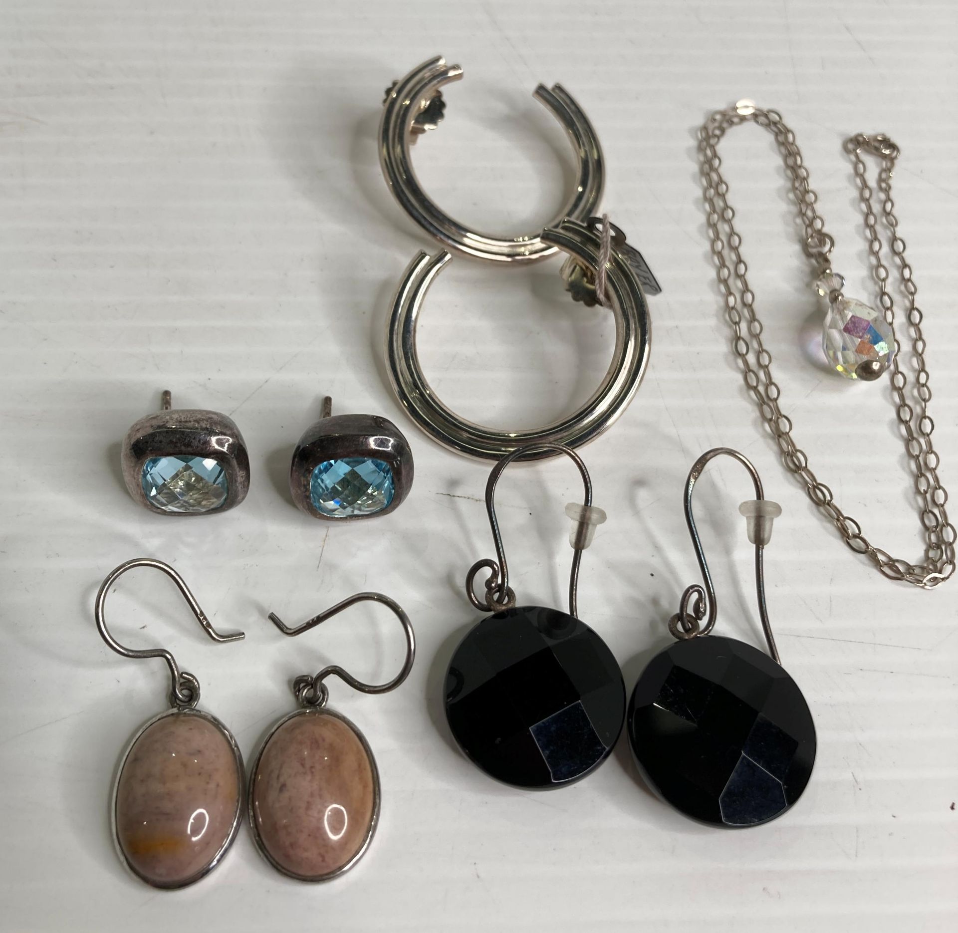 Contents to bag; nine assorted silver (. - Image 2 of 5