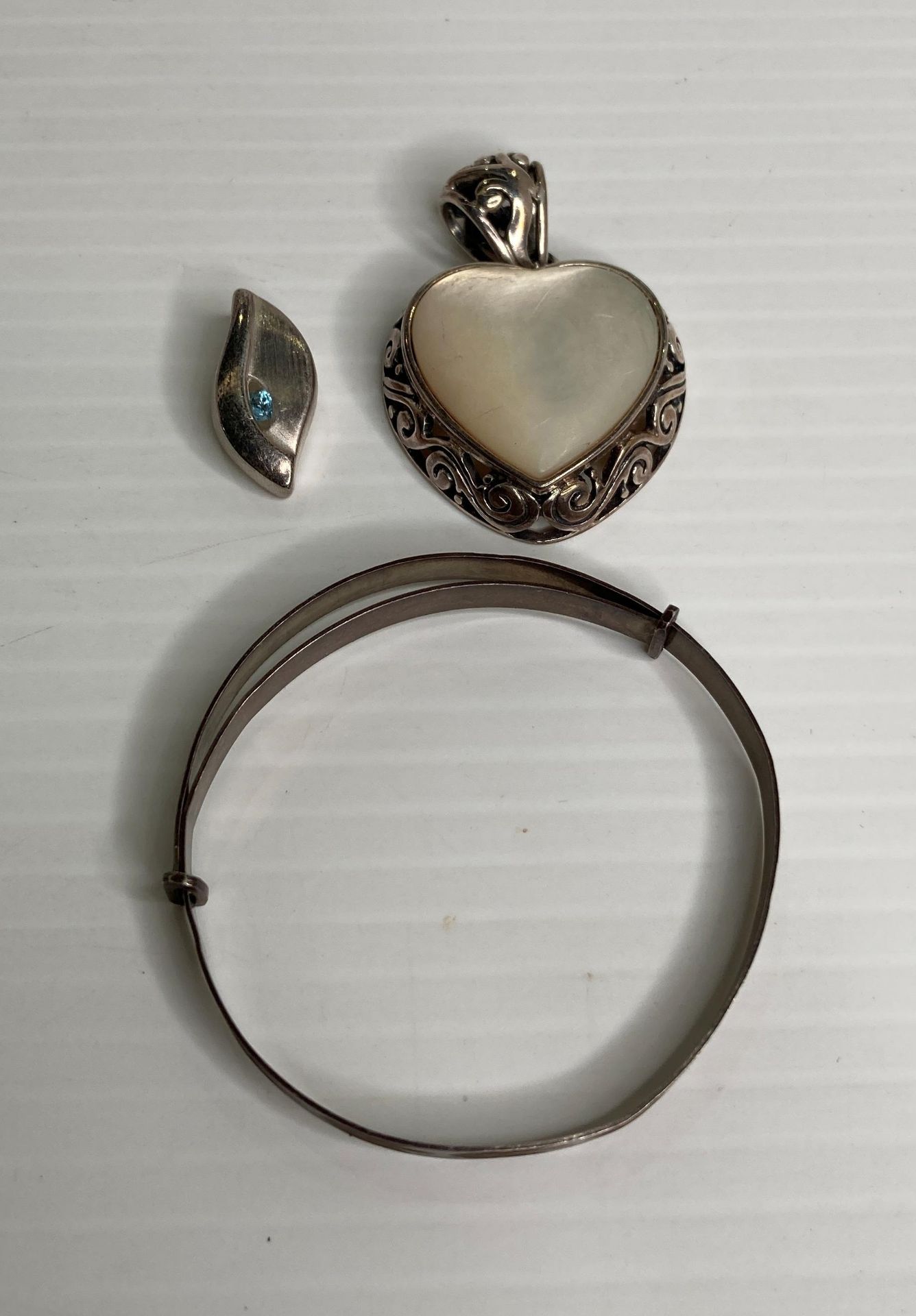 Contents to bag; nine assorted silver (. - Image 4 of 5