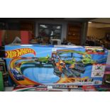 *Hot Wheel Colossal Crash Car Action Set