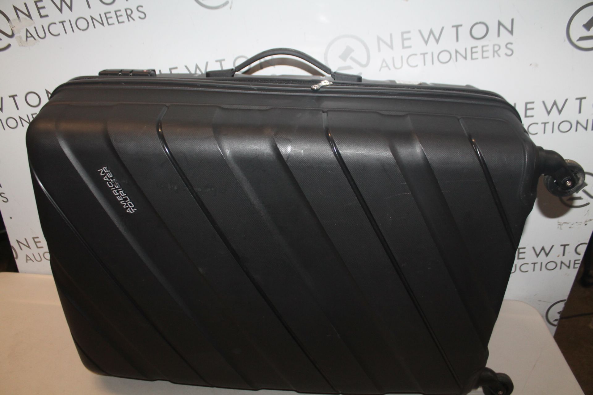 1 AMERICAN TOURISTER LARGE HARDSIDE SPINNER CASE RRP Â£99