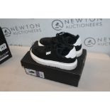 1 BOXED DKNY LADIES TRAINERS SIZE 5.5 RRP Â£39.99