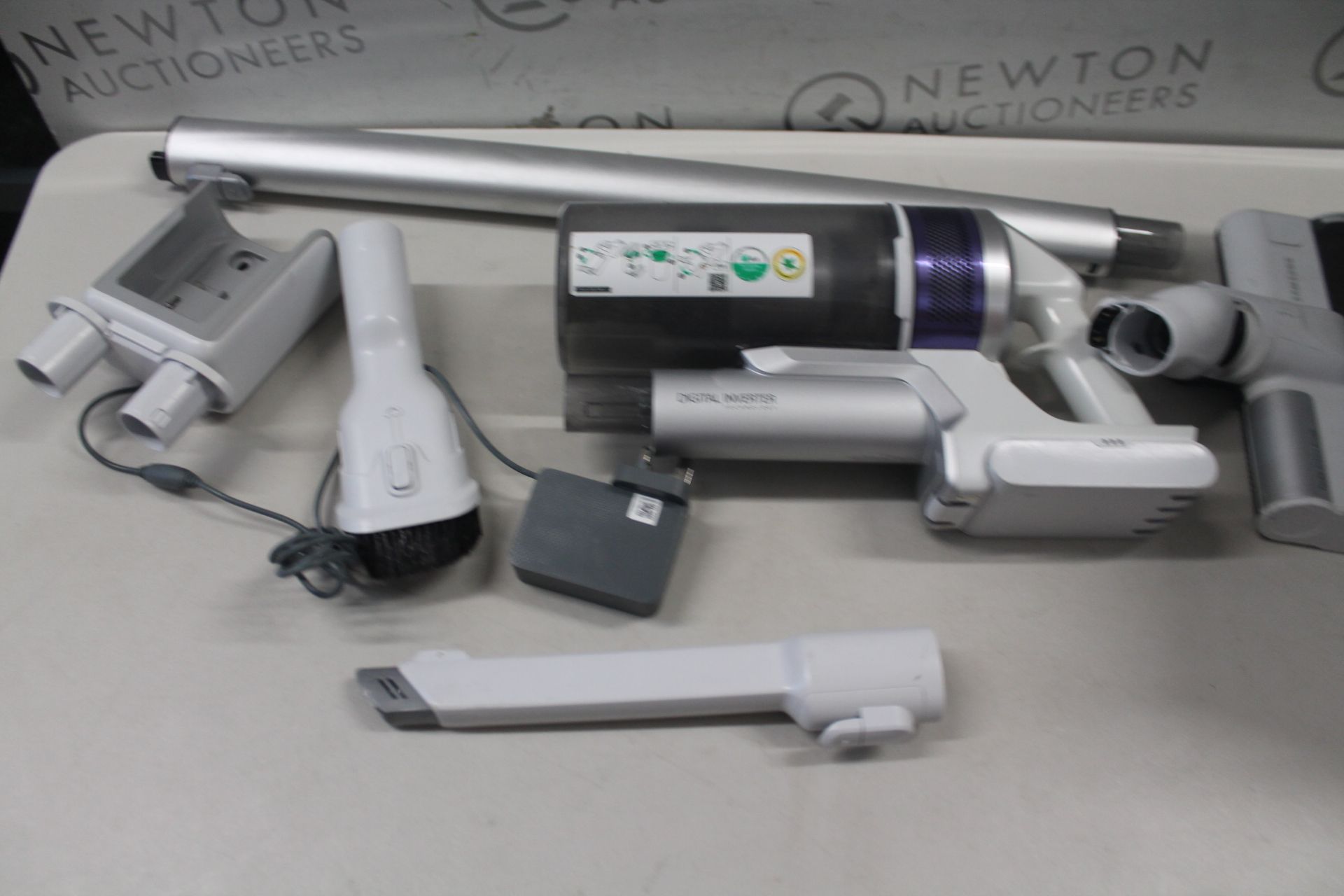 1 SAMSUNG JET 70 PET CORDLESS VACUUM CLEANER WITH BATTERY RRP Â£299