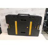 1 KETER FOLDING COMPACT WORK BENCH RRP Â£119.99 (MISSING ONE LEG)