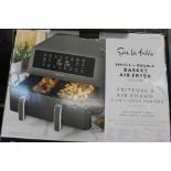 1 BOXED SUR LA TABLE DIGITAL AIR FRYER DUAL BASKET 10.4L RRP Â£109.99