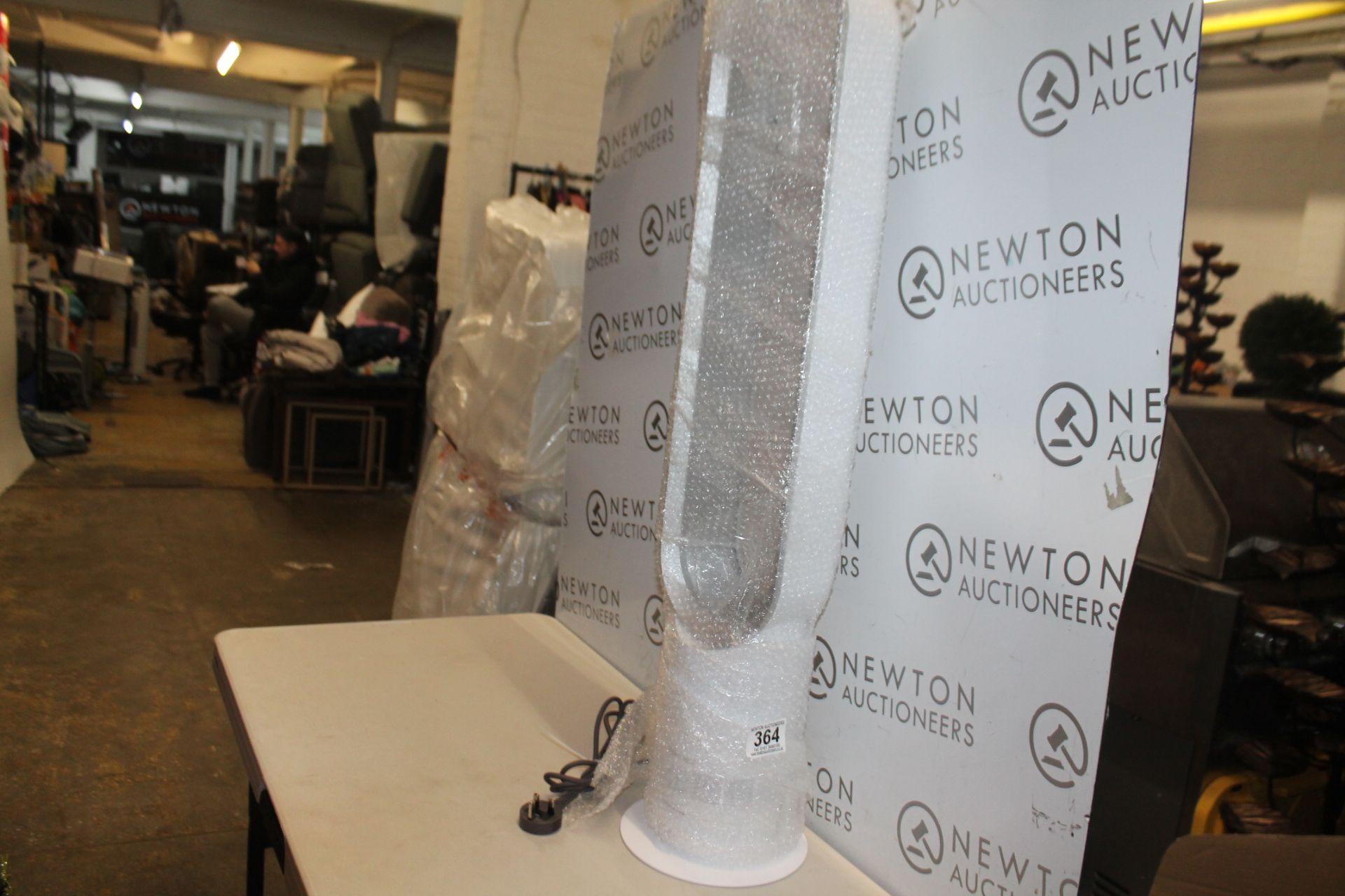 1 DYSON AM07 AIR MULTIPLIER TOWER FAN WITH REMOTE RRP Â£399.99