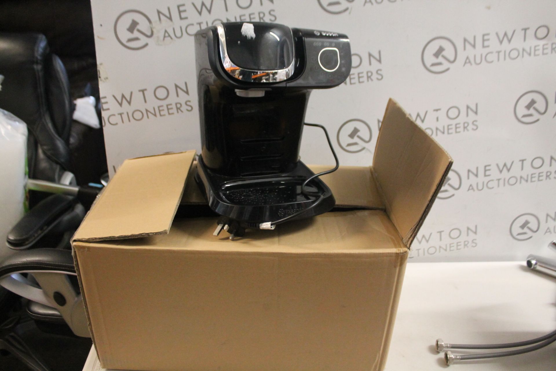 1 BOSCH TASSIMO COFFEE MACHINE RP Â£39.99