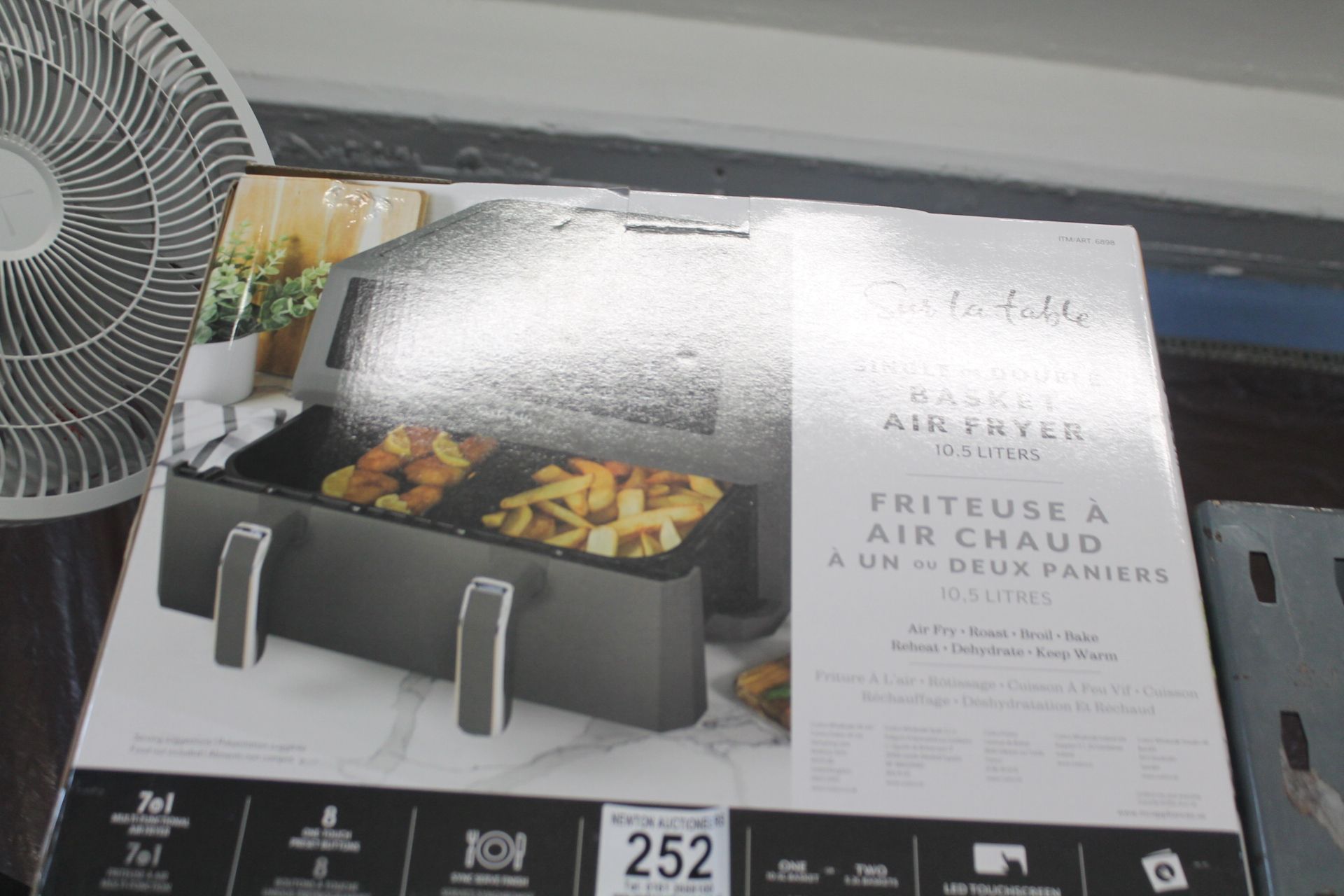1 BOXED SUR LA TABLE DIGITAL AIR FRYER DUAL BASKET 10.4L RRP Â£109.99
