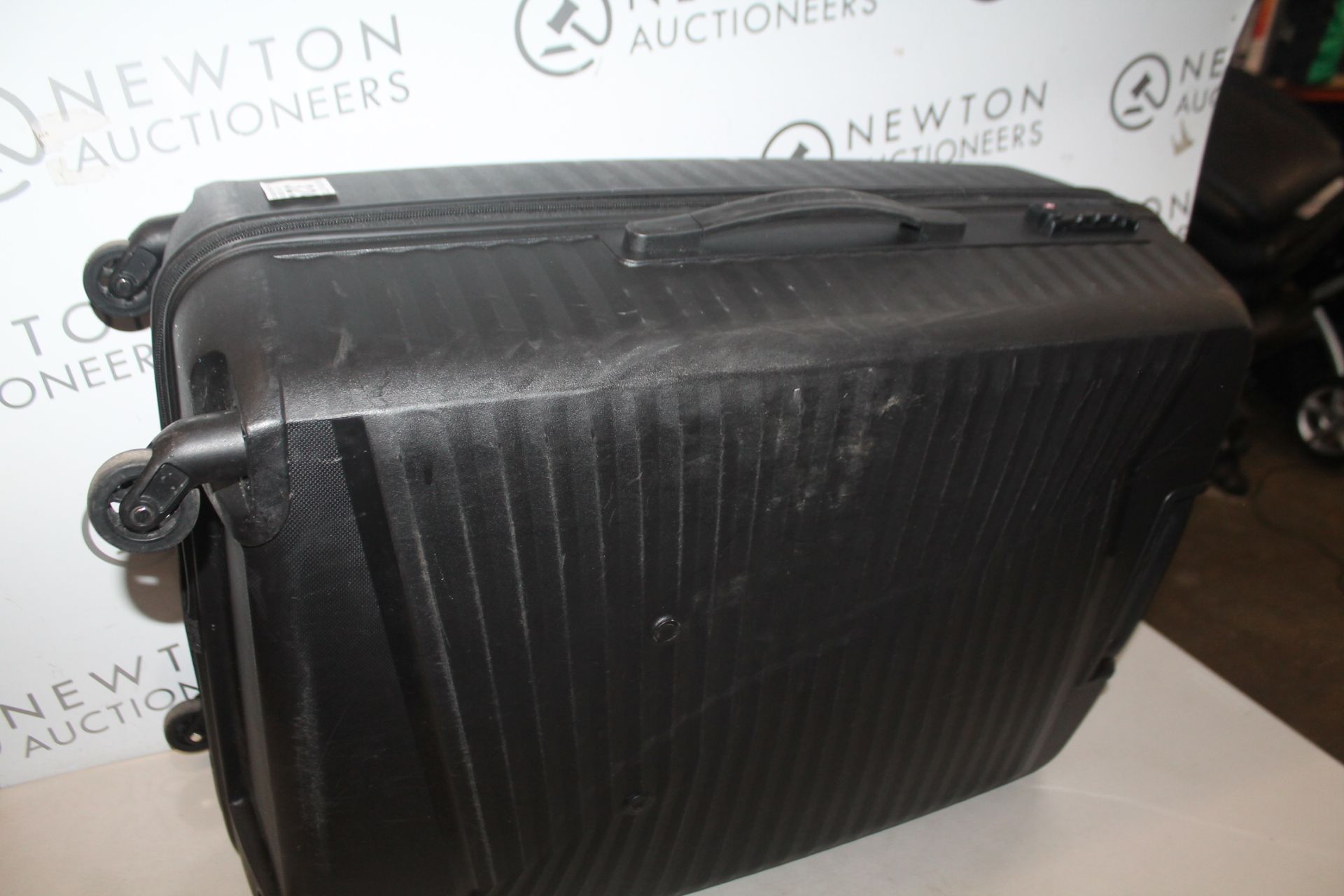 1 AMERICAN TOURISTER LARGE HARDSIDE SPINNER CASE RRP Â£99