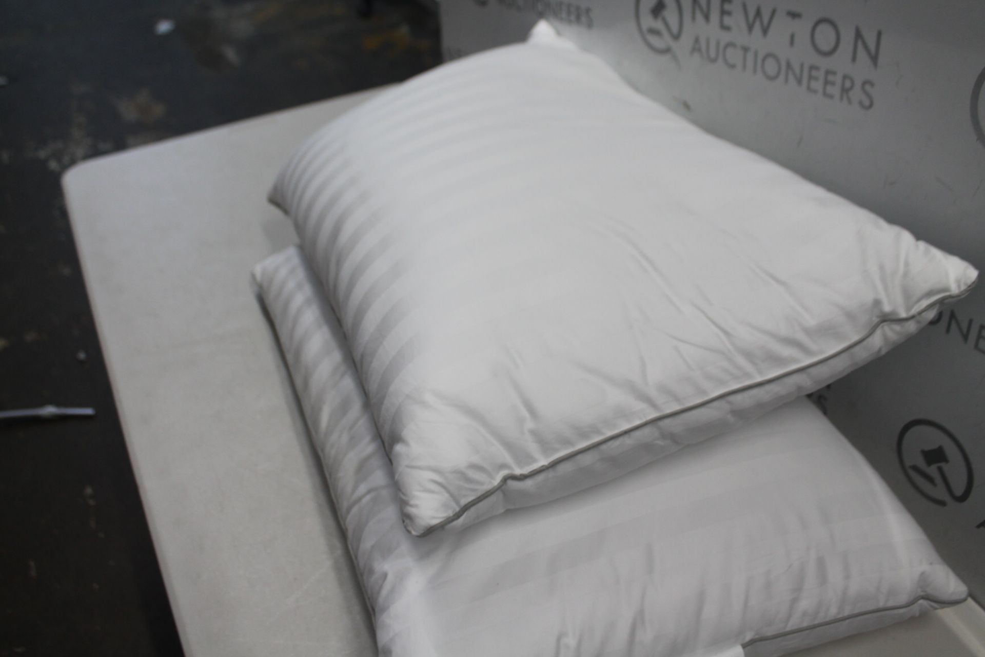 1 SET OF 2 HOTEL GRAND DOUBLE TOP GOOSE FEATHER & GOOSE DOWN PILLOWS RRP Â£29.99