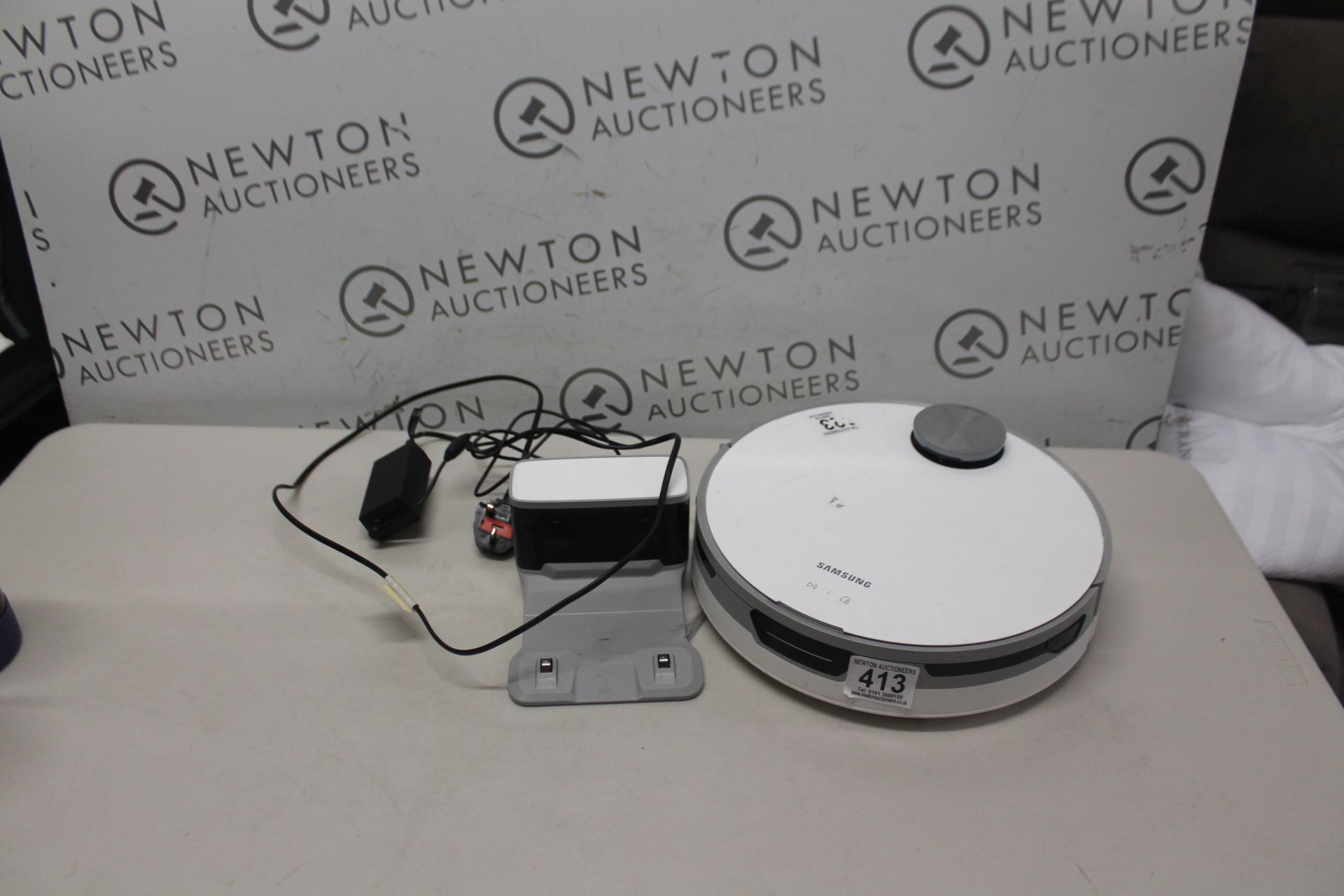 1 SAMSUNG JET BOT ROBOTIC VACUUM CLEANER RRP Ã‚Â£369.99 (CHARGER MISSING)