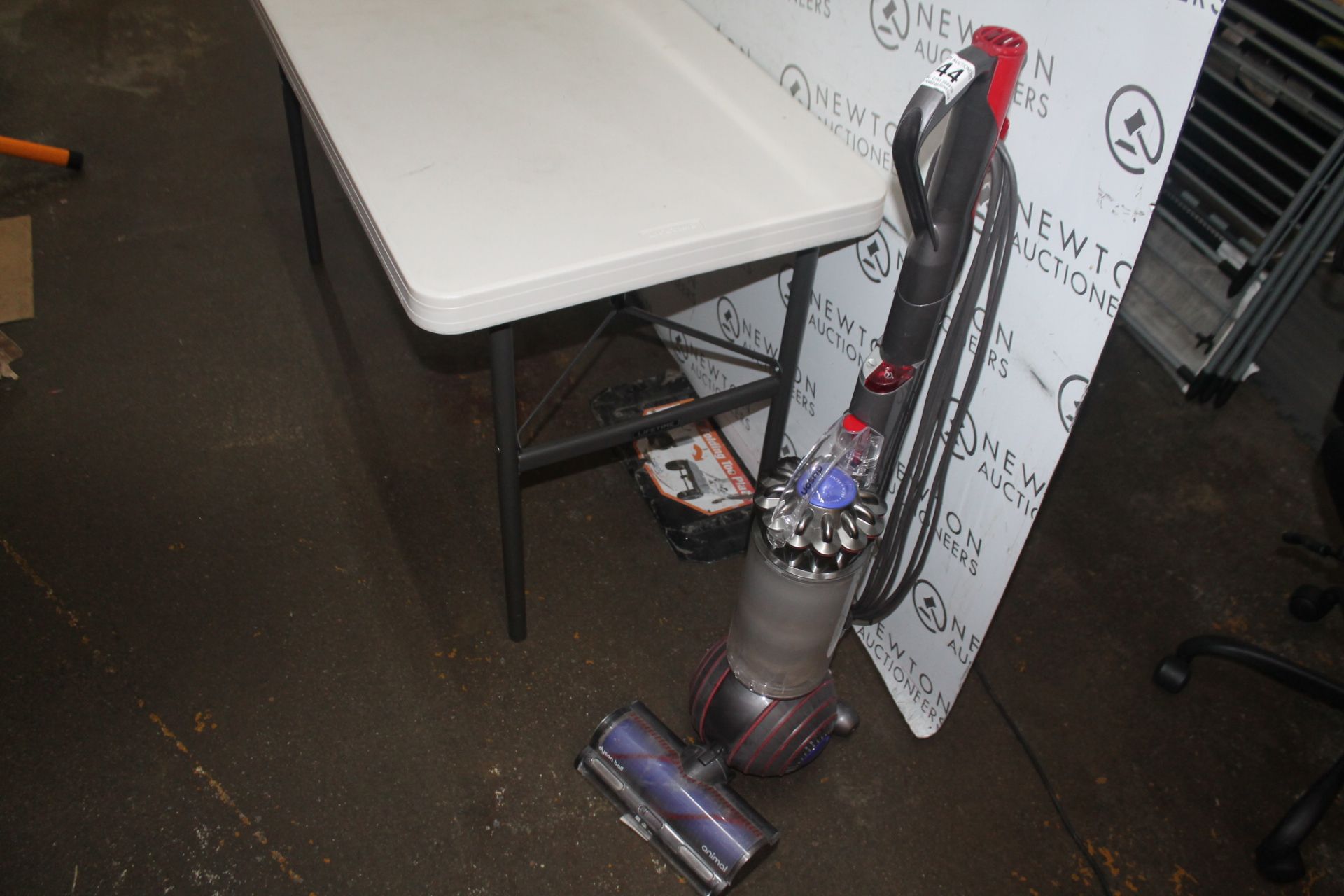 1 DYSON BALL ANIMAL UPRIGHT VACUUM CLEANER RRP Â£249