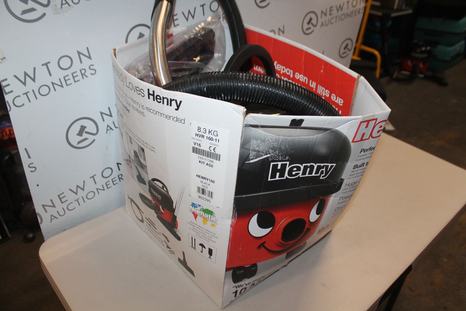 1 BOXED NUMATIC HENRY MICRO VACUUM CLEANER RRP Â£179.99