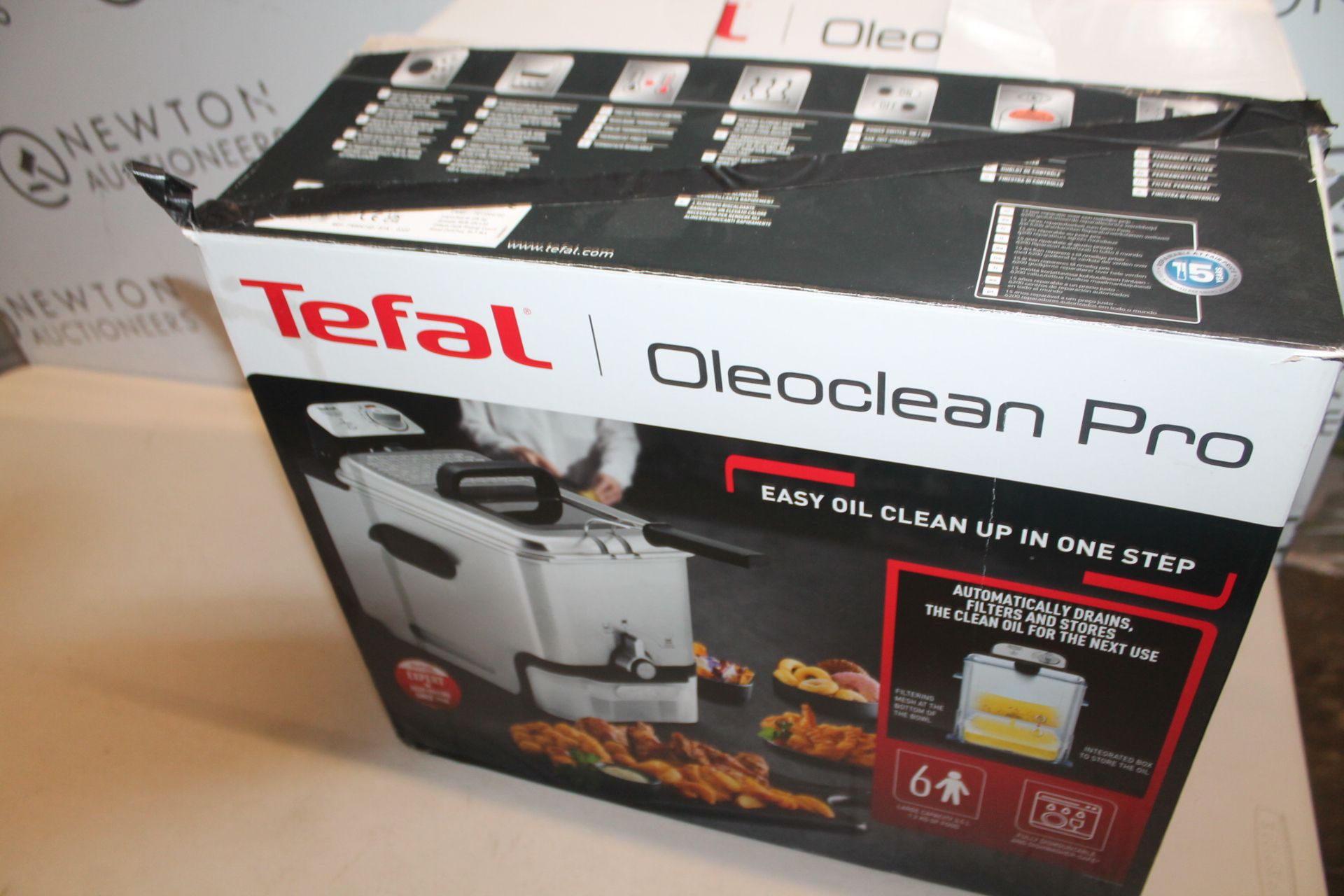 1 BOXED TEFAL OLEOCLEAN PRO INOX & DESIGN DEEP FRYER RRP Â£129.99