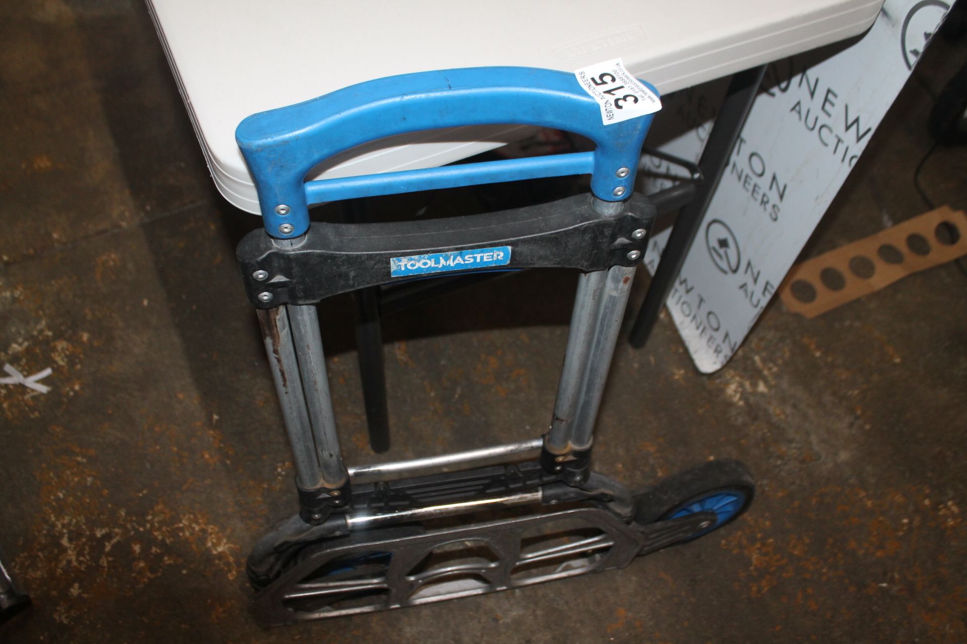 1 TOOLMASTER FOLDING HANDTRUCK RRP Â£49.99