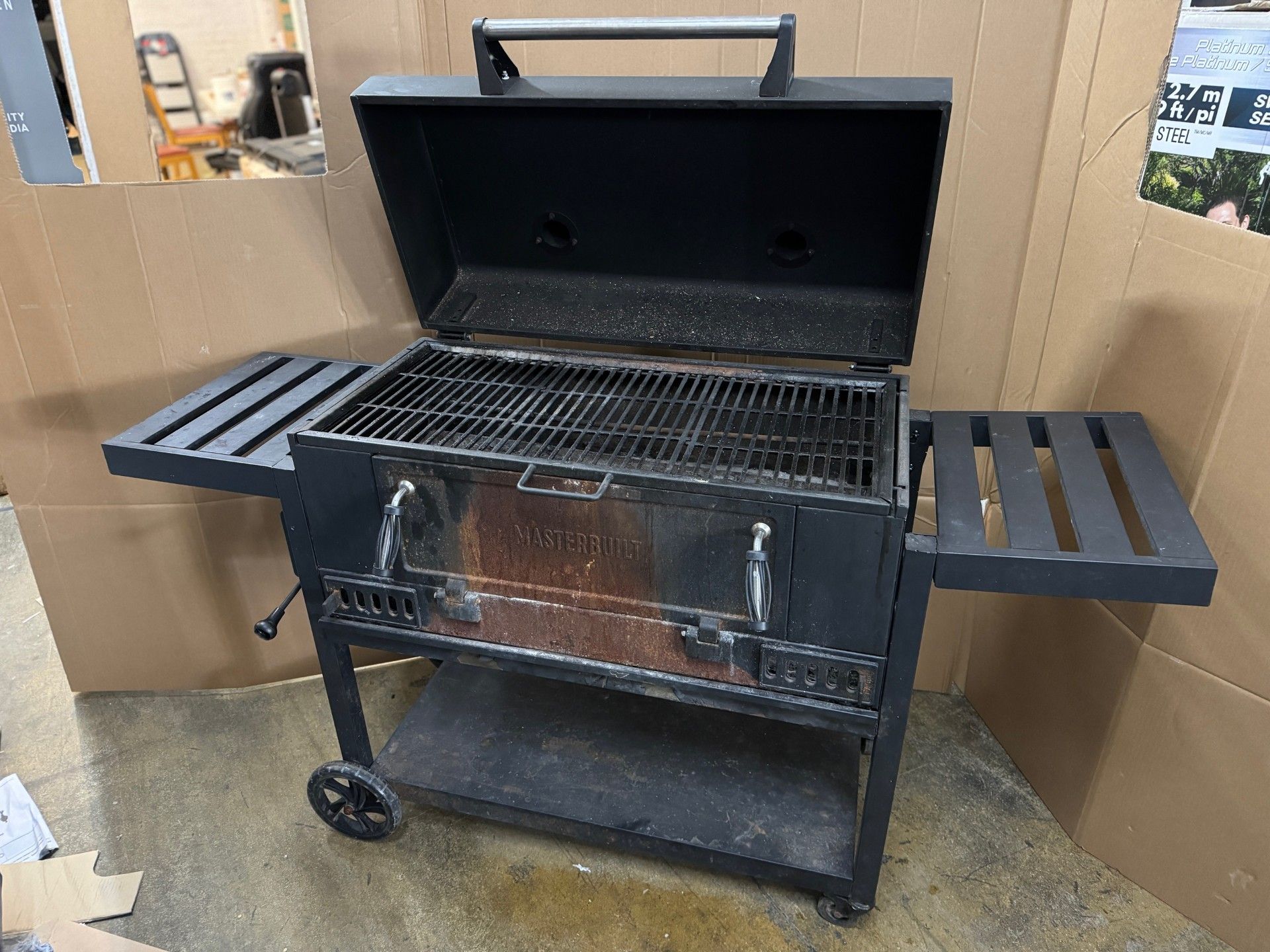 1 MASTERBUILT SMOKE HOLLOW 36" (91.4CM) PREMIUM CHARCOAL BARBECUE RRP Â£399