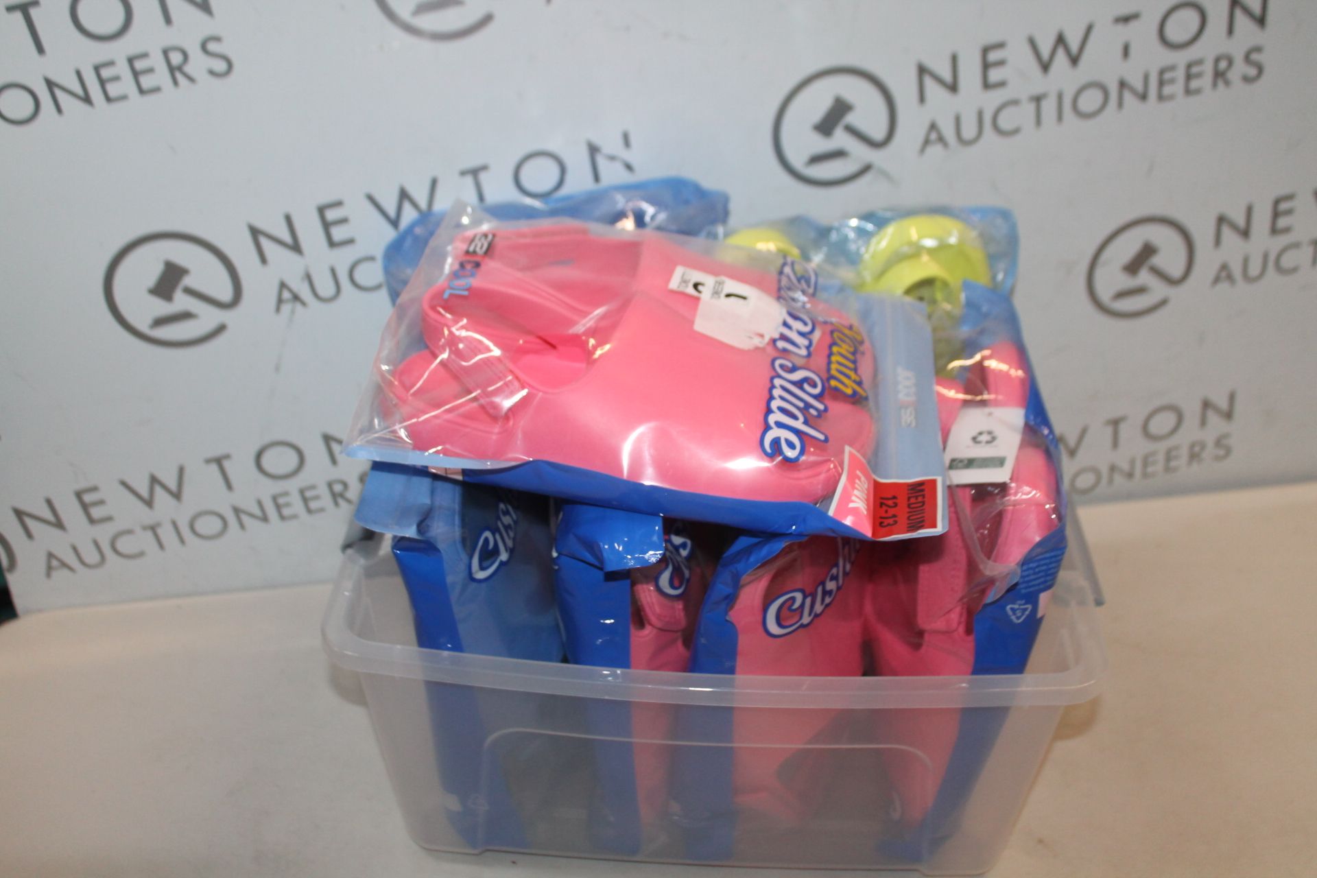 1 JOBLOT OF 6 X BRAND NEW PACKED 32 DEGREES KIDS CUSHION SLIDE